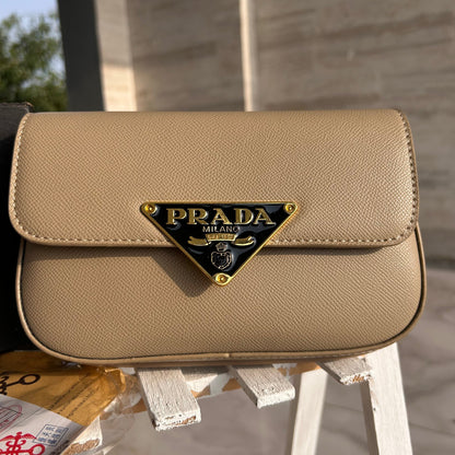 PRADA - BEIGE VENUS BAG