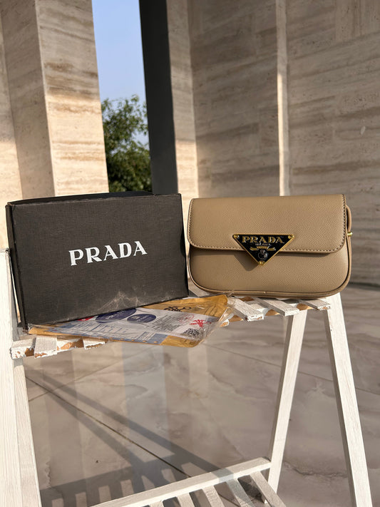 PRADA - BEIGE VENUS BAG