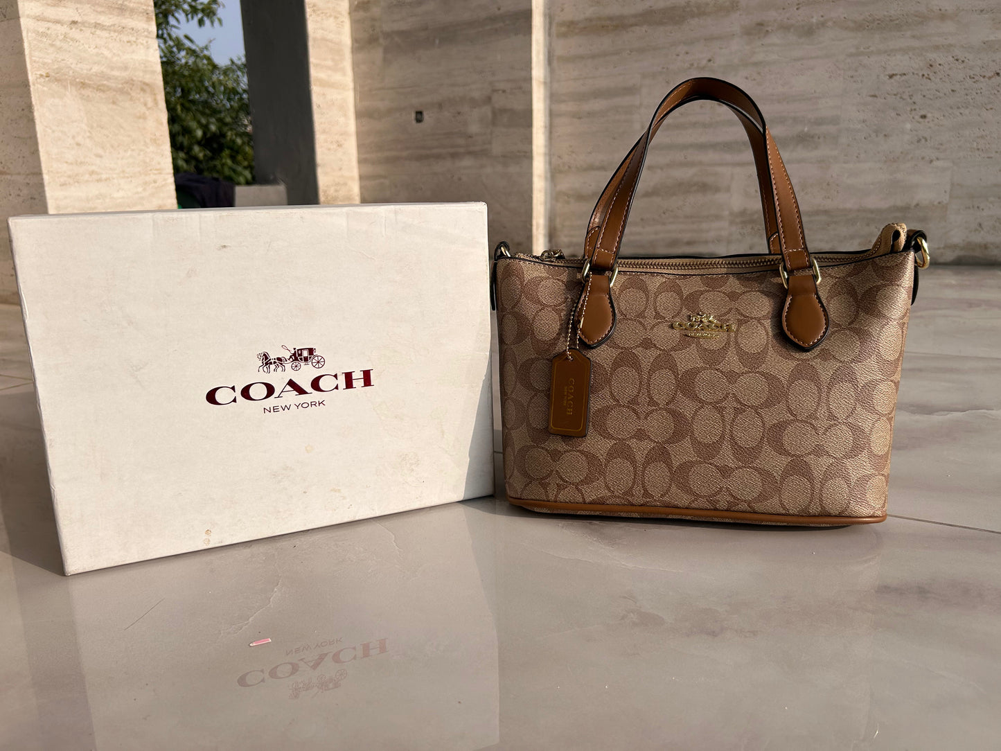 COACH Bag - Gallery Tote Bag In Signature Canvas- Brown