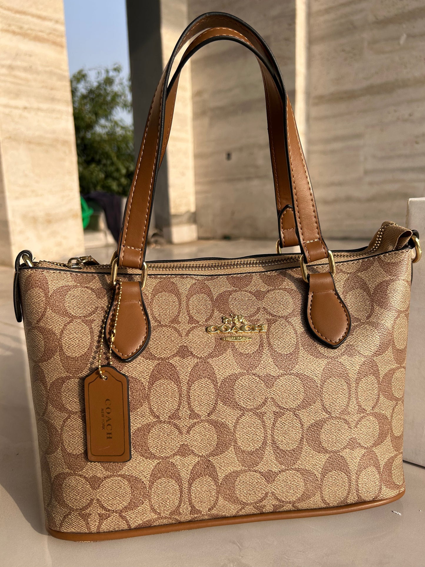 COACH Bag - Gallery Tote Bag In Signature Canvas- Brown