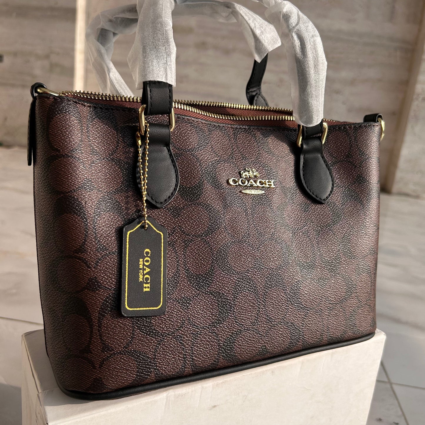 COACH Bag - Gallery Tote Bag In Signature Canvas- Dark Tan Brown