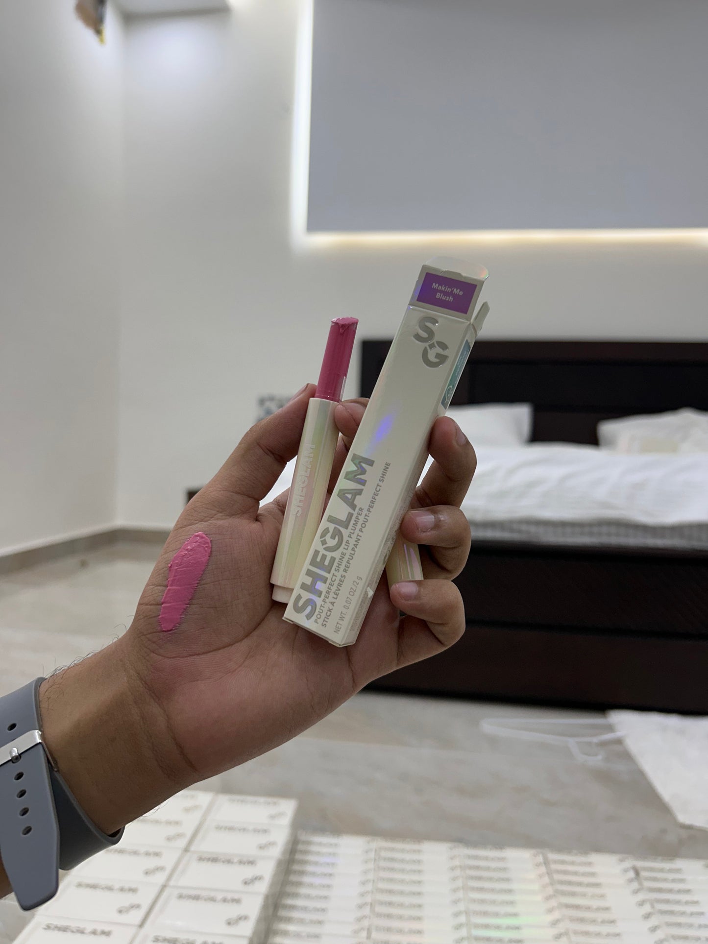 SHEGLAM POUT-PERFECT SHINE LIP PLUMPER