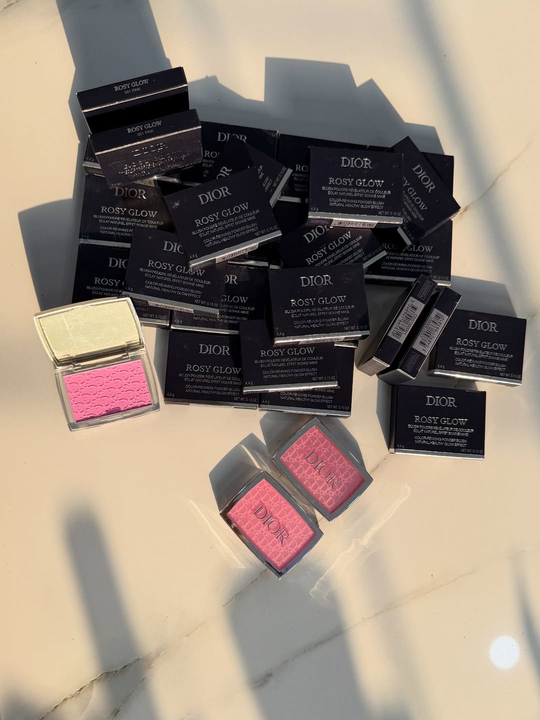 Dior  Rosy Glow Blush 001 pink